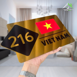 Biển Số Nhà Nền Vàng Gương – Cờ Việt Nam – In UV Ngoài Trời Bền Đẹp