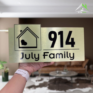 Biển Số Nhà Alcorest Vàng In UV – Thiết Kế July Family
