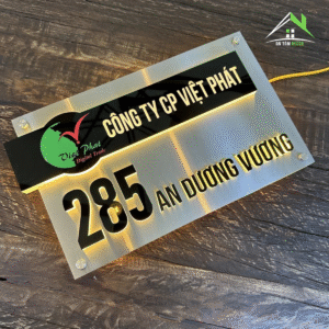 Bảng, Biển Số Nhà. Đèn LED, Mặt Inox Xước Bạc Kết Hợp Mica Đen, Số Nổi, Ngoài Trời