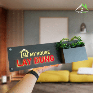 Bảng Số Nhà Có Đèn LED – Mica Ghi Sần, Chữ Nổi Mica Màu – Kèm Hộp Trồng Cây Trang Trí