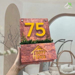 BIỂN SỐ NHÀ HỘP TRỒNG HOA. Mẫu Alu Vàng Hội AN, Nền họa tiết tôn rỉ - Số nổi - Có sẵn hoa giả, ngoài trời. BSN-AT8