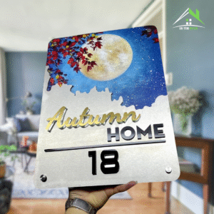 BẢNG, BIỂN SỐ NHÀ – Nền họa tiết + Inox Xước Bạc – Nội Dung Nổi Inox Gương Vàng + Mica – Cao Cấp